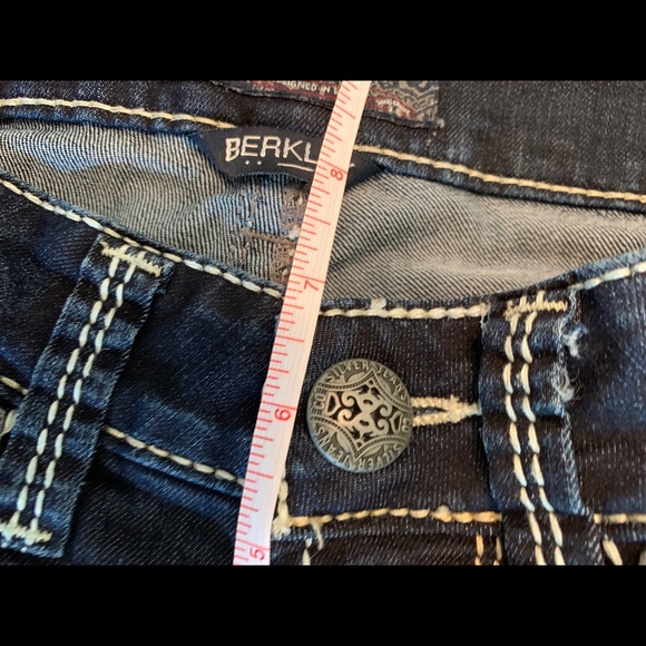 GUC Skinny Jeans: Dark Wash, Flattering Fit, Berkley, Low-Rise 25w x 32l - Picture 9 of 13